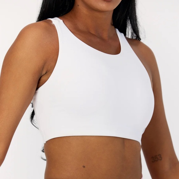 Crop sports top by Astoria sportswear size medium - Picture 2 of 4